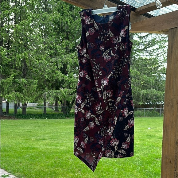 Elegant Asymmetrical Floral Dress in Burgundy and Navy - Picture 3 of 16